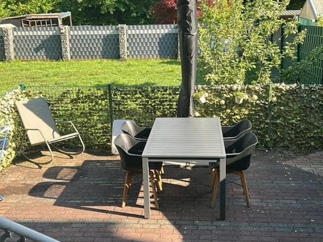 Schöne Erdgeschoss Wohnung mit großer Terrasse