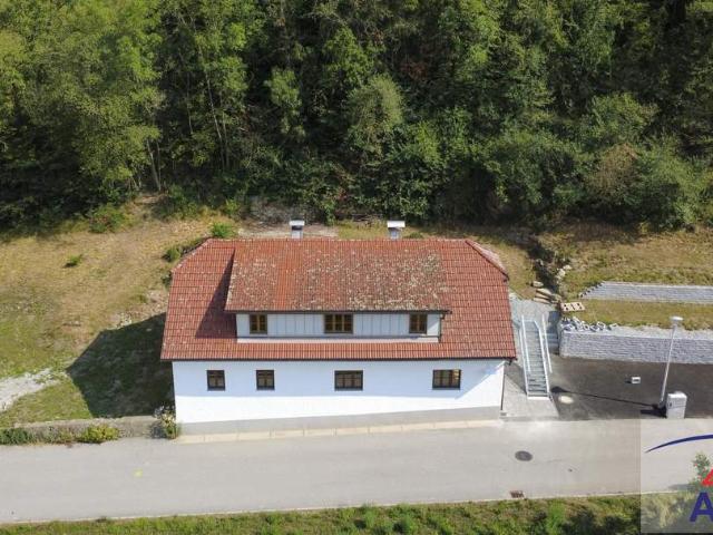 Schöne Erdgeschoss Wohnung mit Eigengarten zu verkaufen!