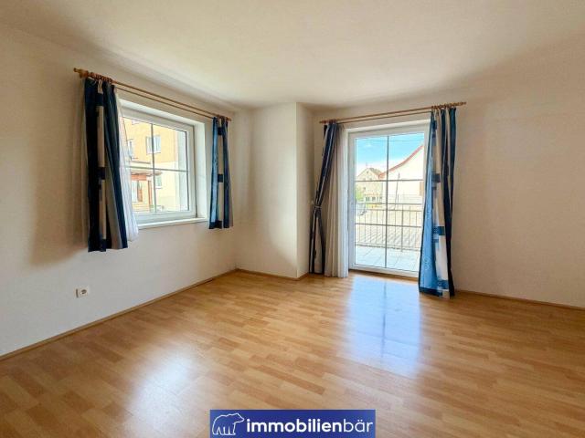 Schöne Erdgeschoss Wohnung mit Terrasse