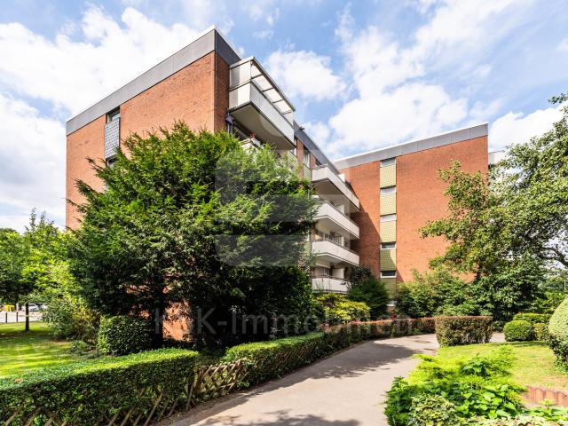 Schöne Etagenwohnung mit Balkon, Aufzug, Stellplatz und Weitblick