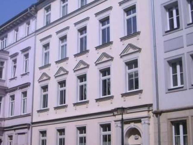 Schöne freundliche 1 Zi DG_WE mit Laminat, off. Küche und Duschbad direkt im Stadtzentrum