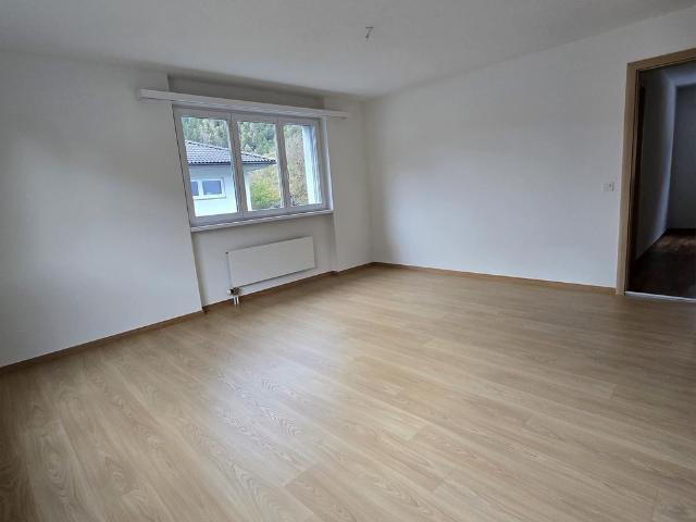 Schöne, frisch renovierte 4 1/2 Zimmerwohnung zu vermieten