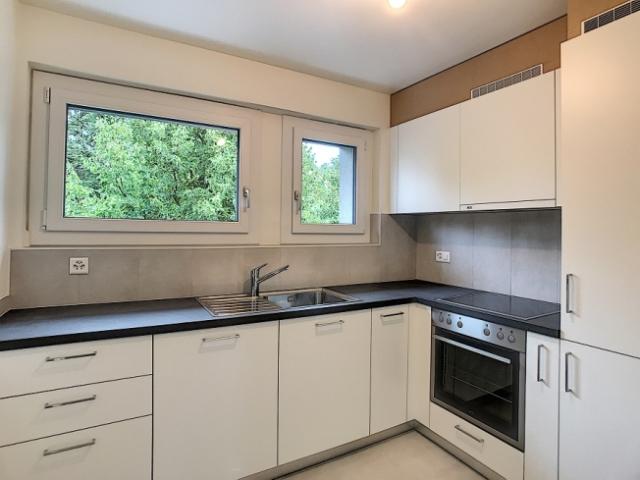 Schöne komplett renovierte 4.5 Zimmerwohnung im 2. OG