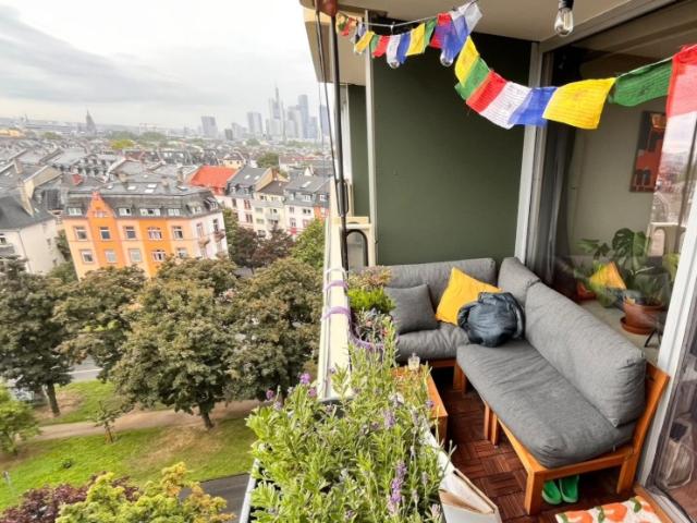 Schöne kleine Wohnung im Herzen von Frankfurt mit tollem Ausblick