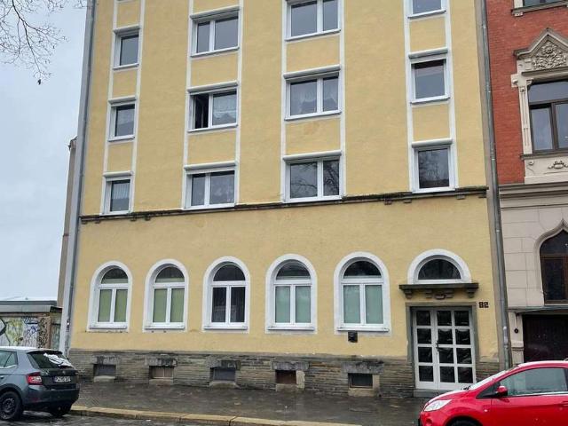 schöne kleine Wohnung mit großem Balkon