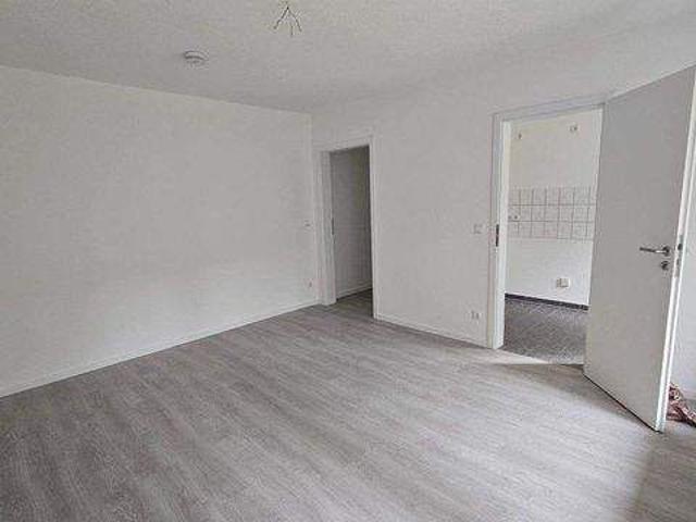 Schöne kleine Zweiraumwohnung mit Balkon, jetzt Termin vereinbaren