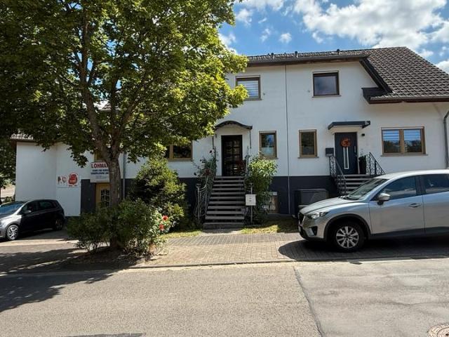 Schöne Haushälfte + Garten + Sauna OHNE PROVISION