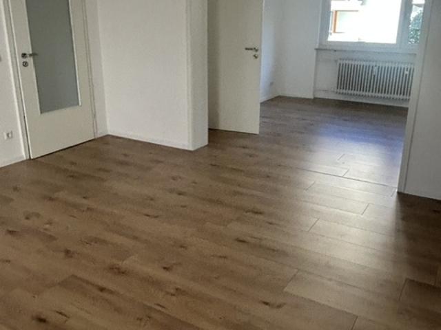 Schöne helle 3 ZKB Wohnung mit Balkon in ruhiger Lage
