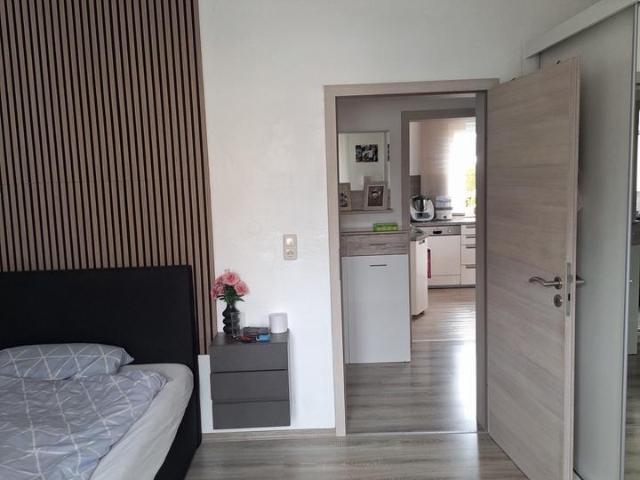 Schöne, helle 3 Zim. Wohnung mit eigenem Garten