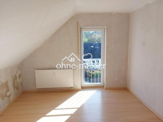 Schöne helle 3 Zimmer DG Wohnung
