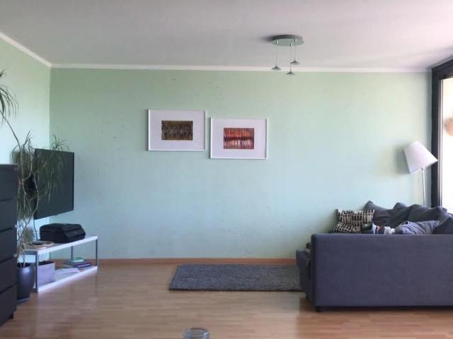 schöne,helle 3 Zimmer Wohnung mit Balkon u. Küche