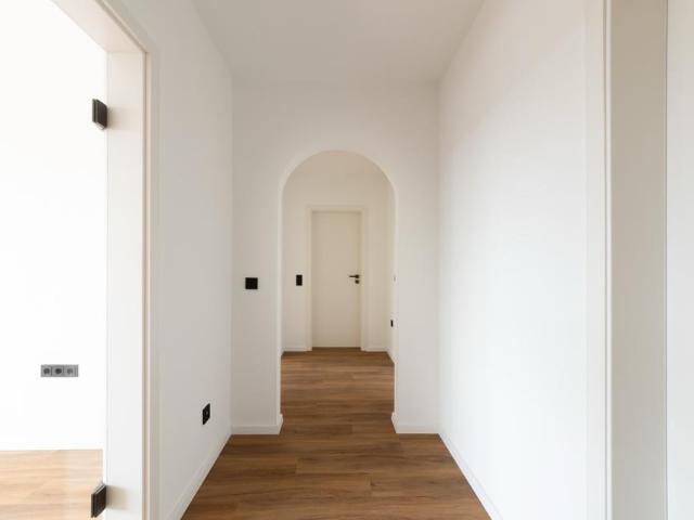 Schöne, helle 3 Zimmer Wohnung mit Balkon und Küche