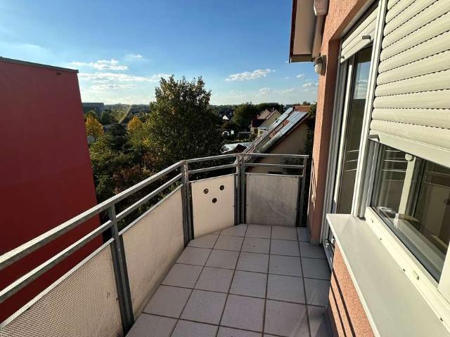 Schöne helle 3 Zimmer Wohnung mit Balkon