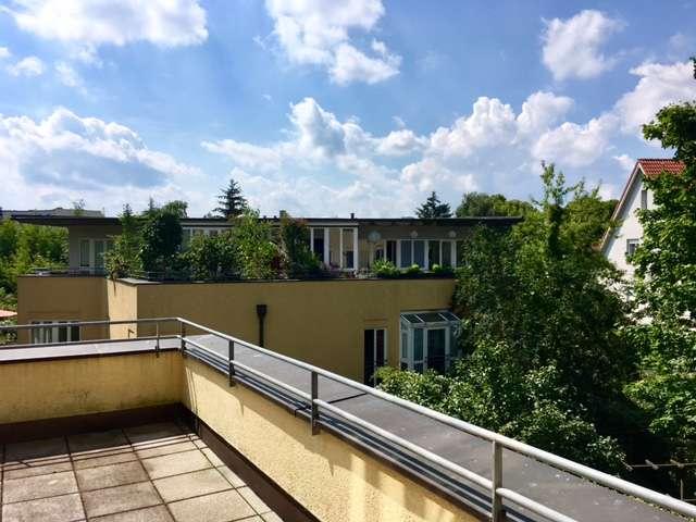 Schöne helle 1 Zimmerwohnung mit Terrasse und grüner Umgebung