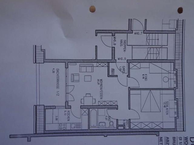 Schöne helle 2,5 Zimmer Dachgeschosswohnung mit Balkon und Einbauküche in Neumarkt