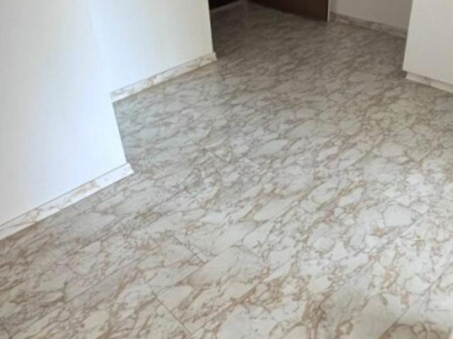 schöne helle 2 1/2 Zimmer Wohnung