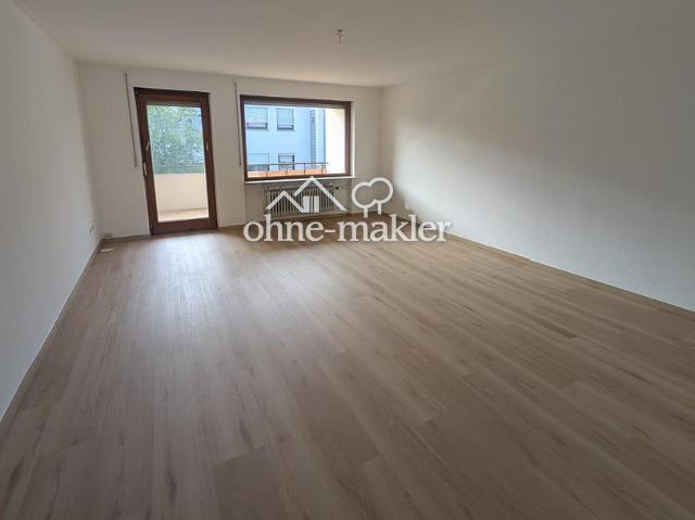Schöne helle 2 Zimmerwohnung mit Balkon