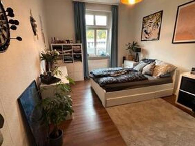 Schöne, helle 2 Zimmer Wohnung in zentraler Lage