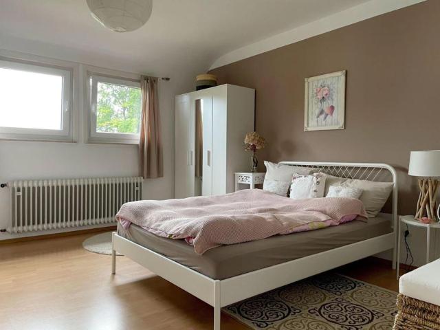 Schöne, helle 2 Zimmer Wohnung in Dobel zu vermieten