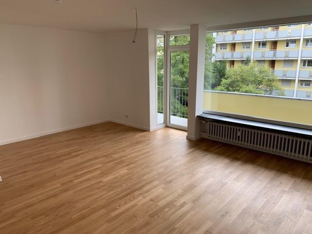 Schöne, helle 2 Zimmer Wohnung mit Balkon