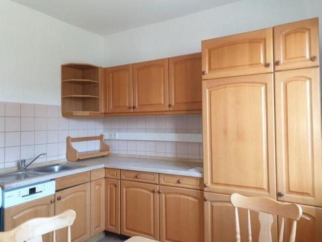 gemütliche 2 Zimmer Wohnung im 2. OG der Altenburger Str. 115, inkl. Einbauküche, ab sofort