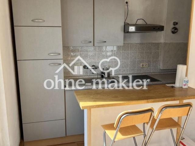 Schöne, helle 2 Zimmer Wohnung mit Küche