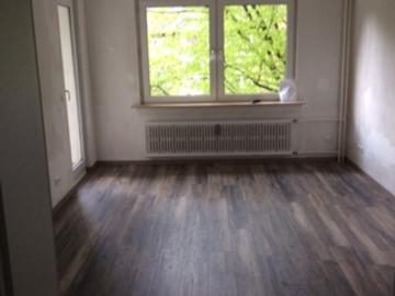 Schöne helle 2 Zimmer Wohnung mit Laminatboden und neues Bad in Duisburg Obermeiderich