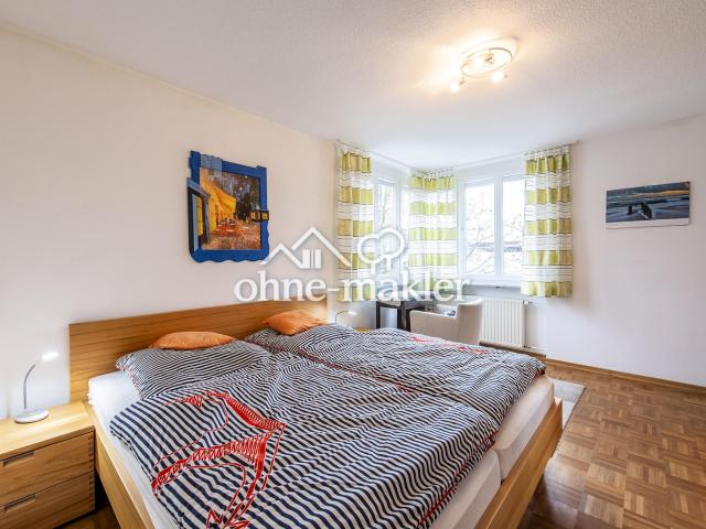 Schöne, helle 2 Zimmer Wohnung mit Tageslichtbad und Balkon sowie Tiefgarage