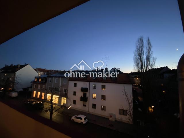 Schöne, helle 2 Zimmer WG mit Südbalkon zu Verkaufen