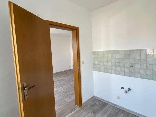 Schöne helle 2 Raum Wohnung nach Renovierung Zwickau Planitz Nähe Markt zu vermieten