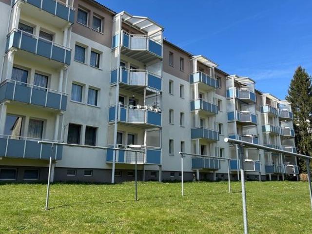 schöne helle 2 Raumwohnung mit Balkon