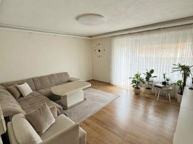 Schöne helle 4 Zimmerwohnung