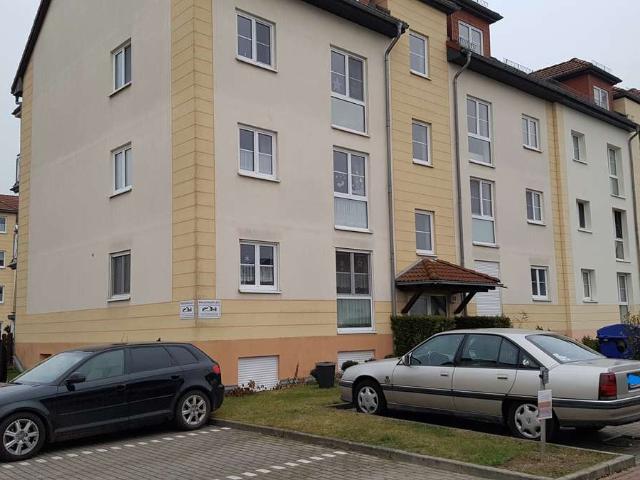 Schöne, helle 4 Zimmer Wohnung in Schönefeld, Hochparterre links und Souterrain links