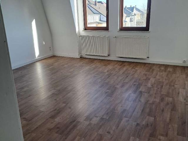 Schöne helle 4 R Wohnung im Dachgeschoss!