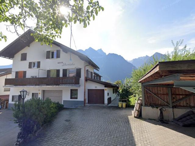 Schöne, helle, 5 Zimmer Wohnung mit 80 m², Balkon, Carport und Abstellraum