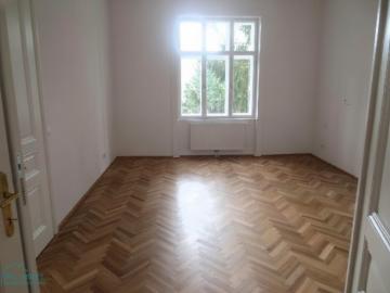 Schöne helle altbaumiete mit balkon und gartenbenützung in pötzleinsdorf