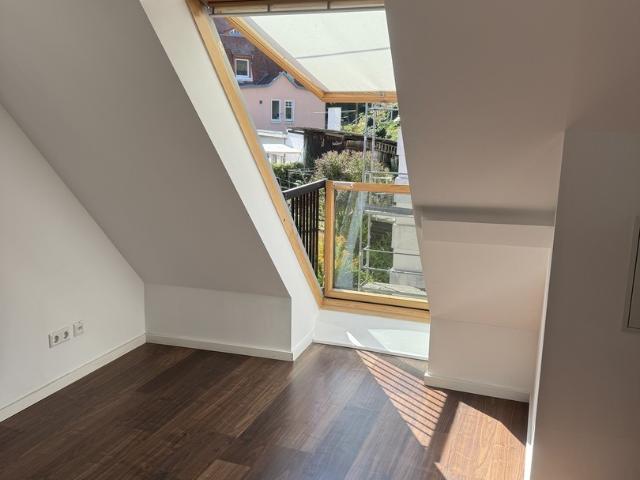 Schöne, helle Dachgeschosswohnung mit Blick auf die Esslinger Altstadt