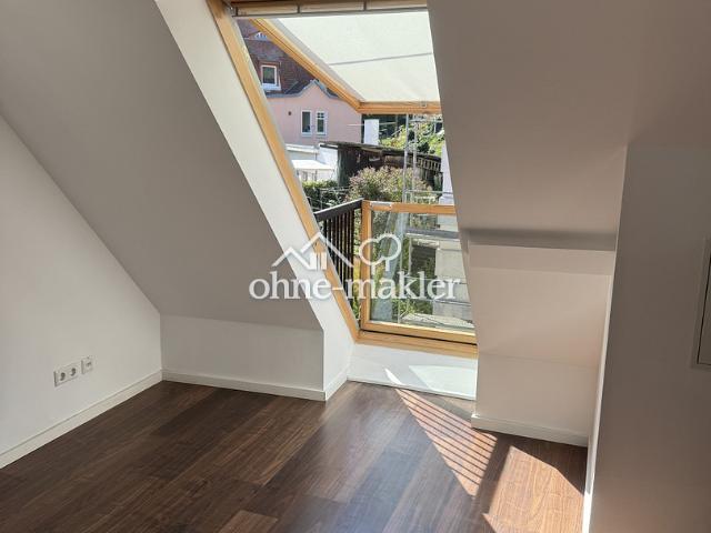 Schöne, helle Dachgeschosswohnung mit Blick auf die Esslinger Altstadt