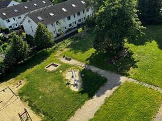 schöne helle sanierte Wohnungen mit Balkon ab sofort!