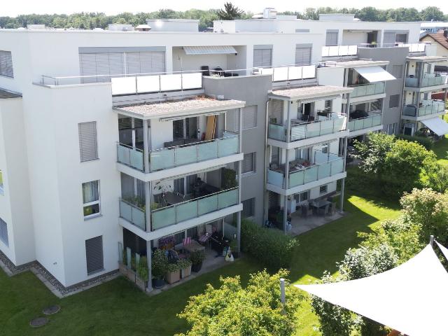 Schöne helle Sitzplatz Wohnung