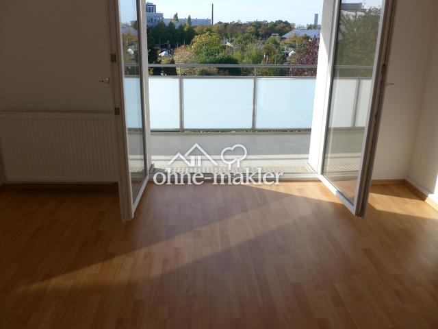 Schöne helle Single Wohnung, großer Balkon mit Blick ins Grüne  gute Verkehrsanbindungen!