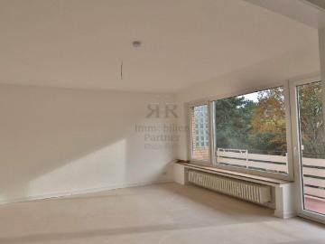 Schöne, helle renovierte Wohnung mit modernem Badezimmer und Balkon