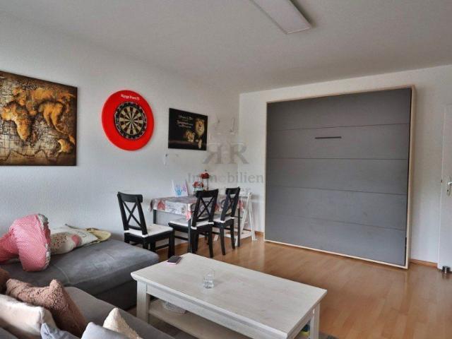 Schöne helle Wohnung im EG mit Balkon!