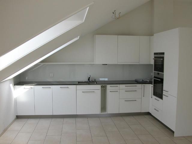 Schöne, helle und moderne 4.5 Zimmer Dachwohnung