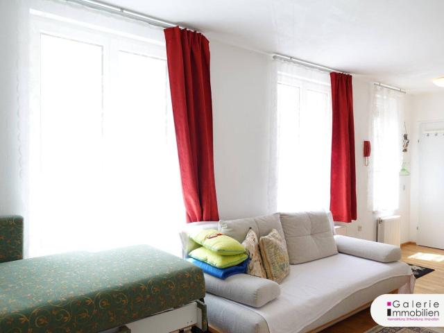 Schöne, helle und ruhige 1 Zimmer Wohnung mit U Bahn und Bus in Gehweite!