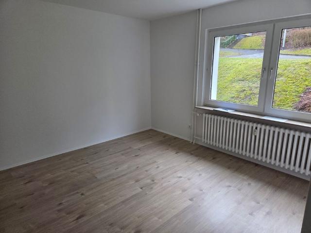 Schöne, helle und renovierte 3 Zimmer Wohnung mit 1.000€ Gutschein