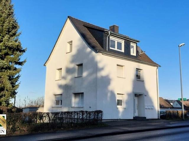 Schöne helle und renovierte 2 Zimmer Dachgeschosswohnung in Radevormwald Herbeck mit Stellplatz