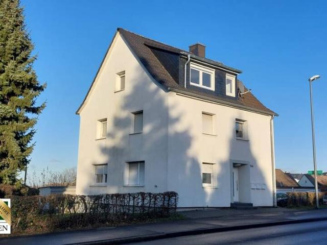 Schöne helle und renovierte 2 Zimmer Dachgeschosswohnung in Radevormwald Herbeck mit Stellplatz