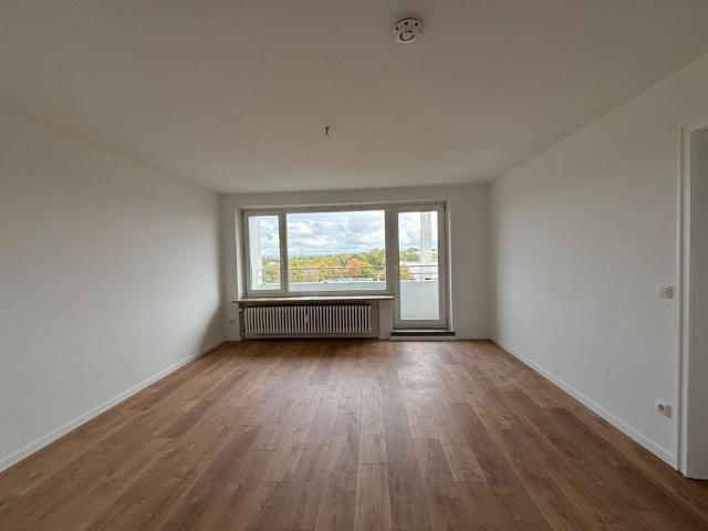 Schöne, helle und sanierte 1,5 Zimmer Wohnung mit Balkon nähe Kuhsee zu vermieten