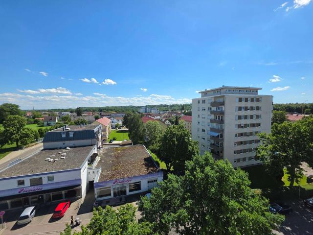 Schöne Lage mit Südbalkon, 6. Stock!